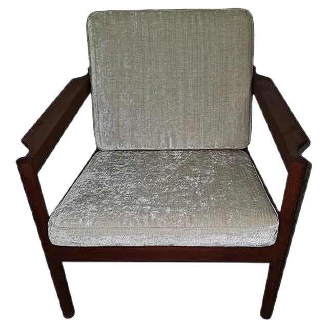 MO 107 Armchair by Ib Kofod-Larsen for Magnus Olesen, 1956 For Sale