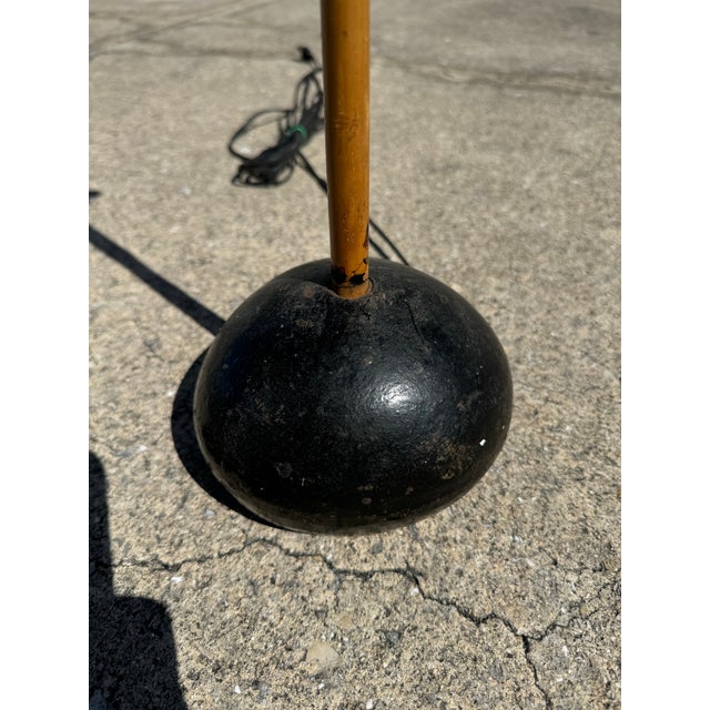 Isamu Noguchi Vintage Isamu Noguchi Ozeki Co. LTD Mid‑Century Modern Floor Lamp – Akari Model Bb2‑7 For Sale - Image 4 of 7