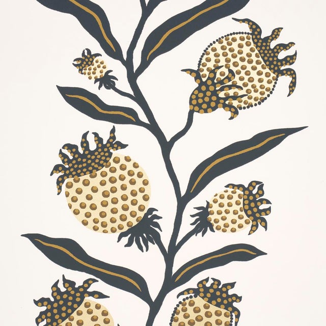 Contemporary SAMPLE - Schumacher x Marian Mcevoy Thistle Vine Wallpaper In Black & Gold For Sale - Image 3 of 4