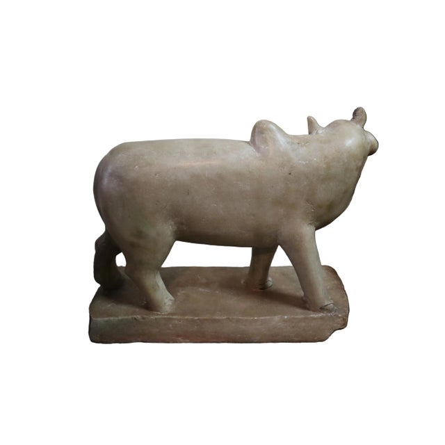 Early 20th Century Hindu Hand Carved Marble Nandi Brahman Bull Statue For Sale - Image 5 of 14