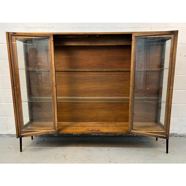 Broyhill Brasilia Mid-Century Modern Glass Display Hutch For Sale - Image 10 of 16