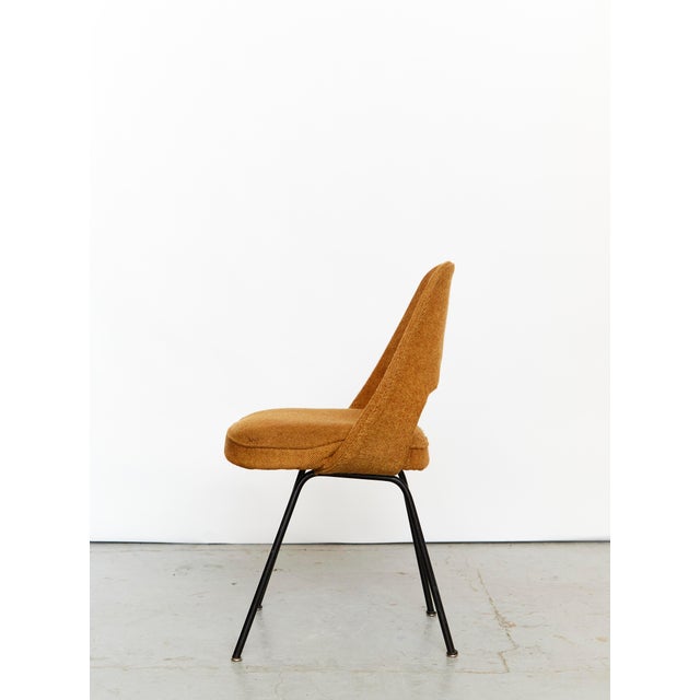 Designed by Eero Saarinen in 1951, these organically shaped chairs became one of the most important design classics of the...