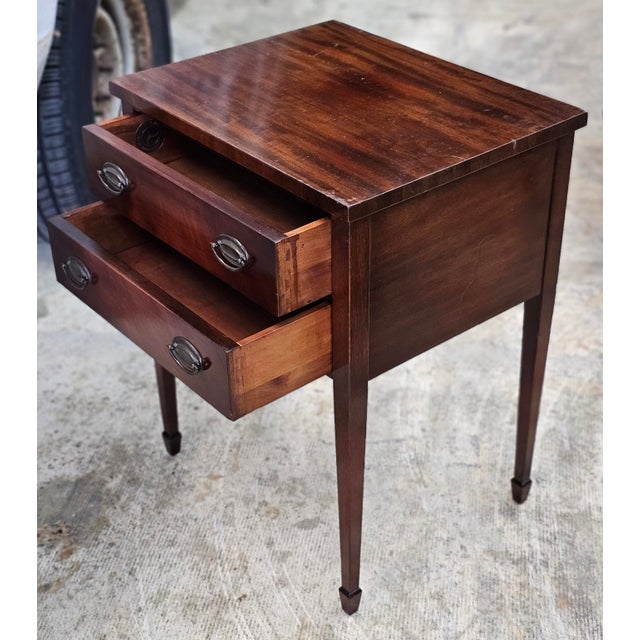 1940s Handley Johnson Handley Federal Mahogany Two-Drawer Side Table For Sale - Image 4 of 12