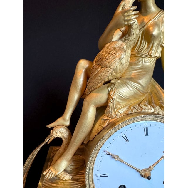 Traditional 1800 French Artisan Empire Gold Bronze Mantel Clock For Sale - Image 3 of 18