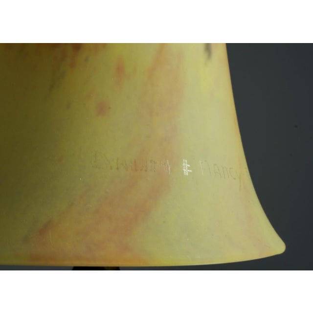 Pair of E. Gauthier & Daum French Art Deco Lamps 1920s - Yellow Mottled Glass & Iron For Sale - Image 10 of 12