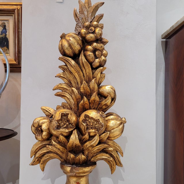 Trim Medici Cup Wall Sconce in Carved and Gilded Wood, Spain, 1950s For Sale - Image 6 of 17