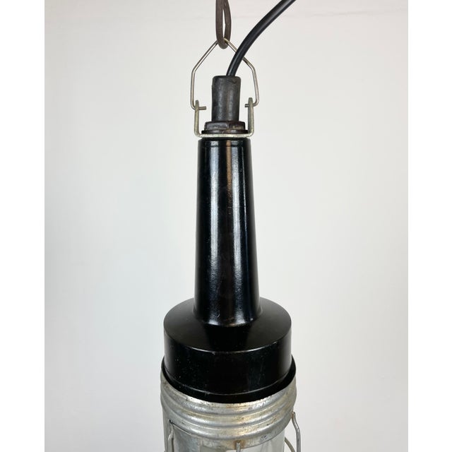 Vintage Industrial Hanging Work Light in Bakelite, 1960s For Sale - Image 4 of 14
