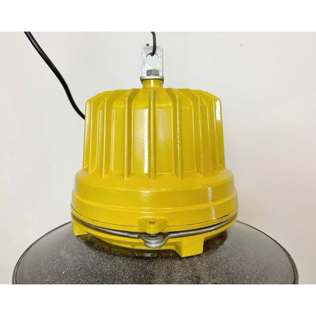 Industrial Yellow Explosion Proof Lamp with Grey Enameled Shade from Elektrosvit, 1990s For Sale - Image 13 of 16