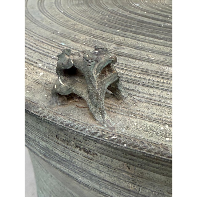 Early 20th Century Pair of Southeast Asian Bronze Rain Drums with Great Patina For Sale - Image 4 of 18