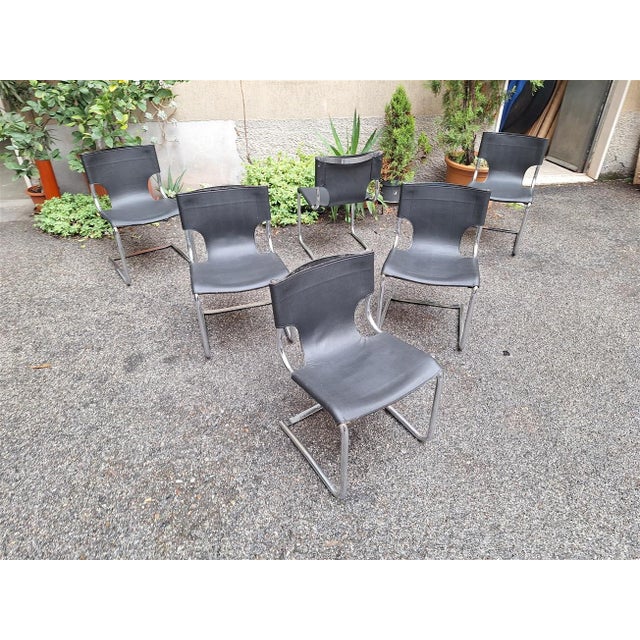 Mid-Century Modern Model 920 Chairs in Chrome and Black Leather by Carlo Bartoli for T70, 1970s, Set of 6 For Sale - Image 3 of 18