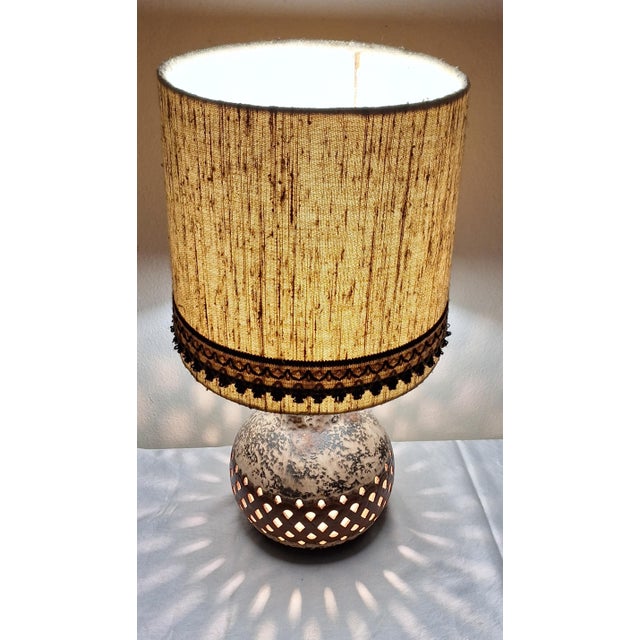 Vintage German Table Lamp with Illuminated Brown Ceramic Base and Beige Fabric Shade, 1970s For Sale - Image 3 of 7
