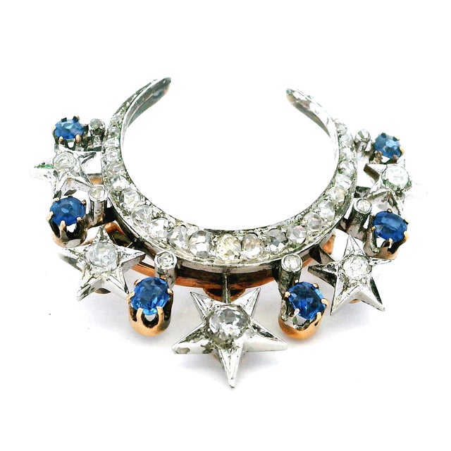 Victorian Victorian Diamond & Sapphire Crescent Moon Brooch in 18K Gold and Platinum For Sale - Image 3 of 16