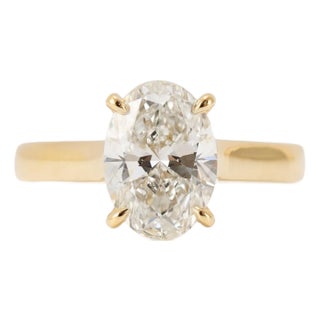 18k Yellow Gold 2.10ct Igi Oval Lab Grown Diamond Solitaire Engagement Ring, Size 7.5 For Sale