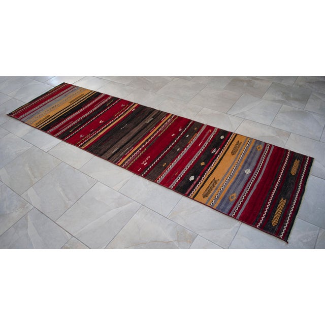 Vintage Turkish Runner Rug Handmade Embroidered Wool Kilim Rug Hallway Runner Rug Kitchen Decor - 2′6″ × 9′1″ For Sale - Image 14 of 14