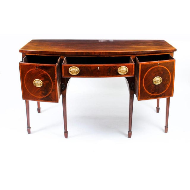 George III Inlaid Flame Mahogany Sideboard, 18th Century For Sale - Image 12 of 18
