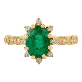 14k Gold 1.23 Carat Emerald Sunburst Diamond Heirloom Ring Size 7 For Sale
