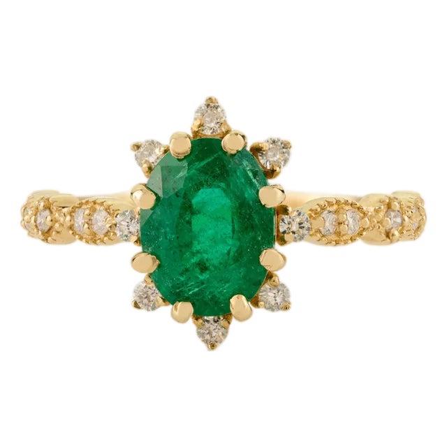 14k Gold 1.23 Carat Emerald Sunburst Diamond Heirloom Ring Size 7 For Sale