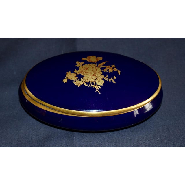 1980s Limoges Oval Trinket Box France Cobalt Blue Porcelain Gold Floral 22k Vintage For Sale - Image 5 of 15