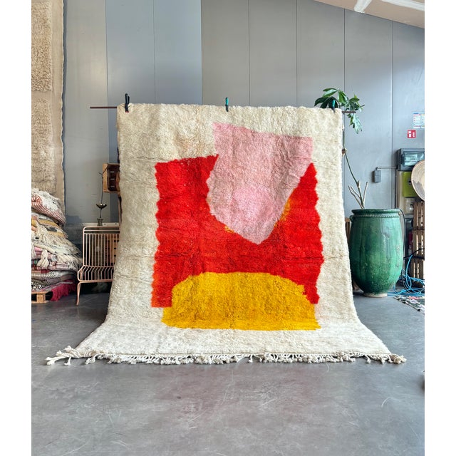 An exceptional contemporary Beni M'rirt rug, handwoven in the renowned weaving region of Mrirt in the Middle Atlas...