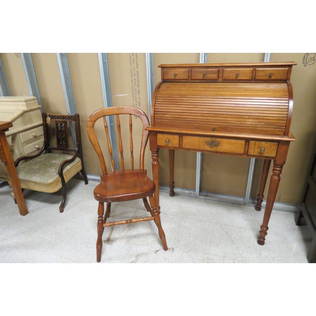 20th Century Traditional Tell City Young Republic Solid Rock Maple Roll