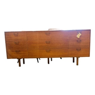 Rare 1950s Mid-Century Modern 9-Drawer Mahogany Triple Dresser by Harvey Probber For Sale