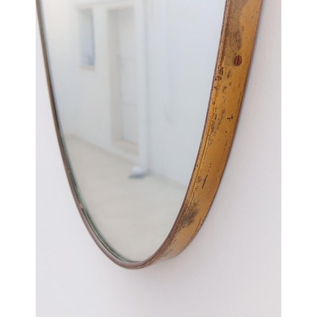 Gio Ponti Mid-Century Shield-Shaped Brass Wall Mirror in the style of Gio Ponti, 1950s For Sale - Image 4 of 11