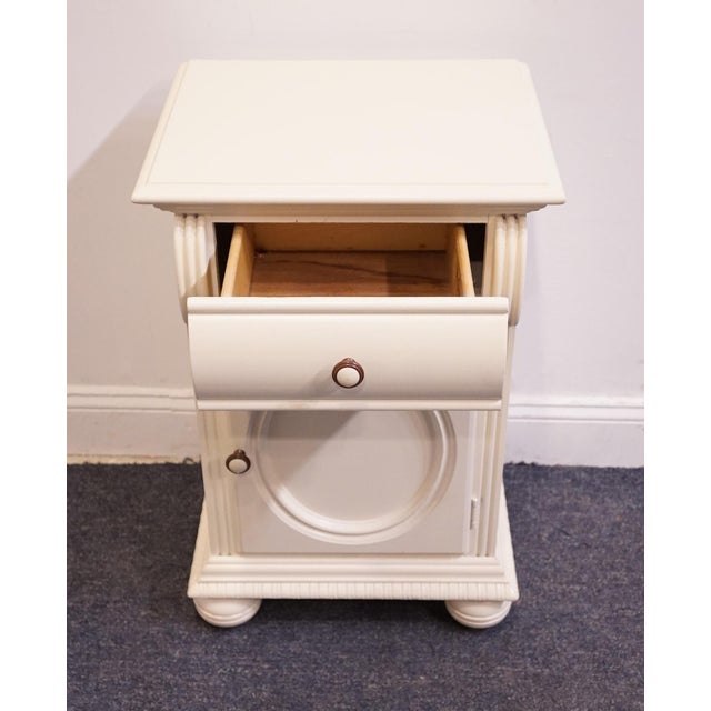 Lexington Furniture Off White Painted Traditional Victorian Style 18" Cabinet Nightstand 509-623 For Sale In Kansas City - Image 6 of 15