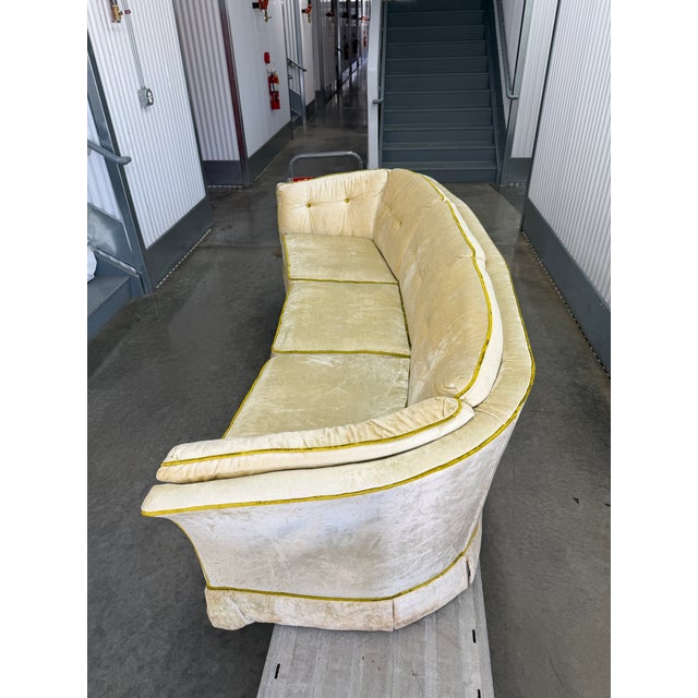 1950s Hollywood Regency Curved Velvet Sofa For Sale In Chicago - Image 6 of 7