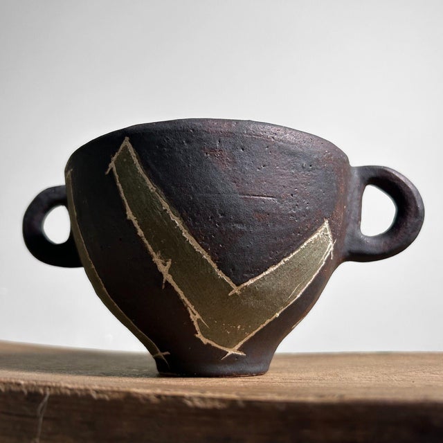 Exceptionally beautiful Japanese bowl with two handles, from the 1970s - 1980s. Dimensions: 9.5 cm high, 13 cm in...