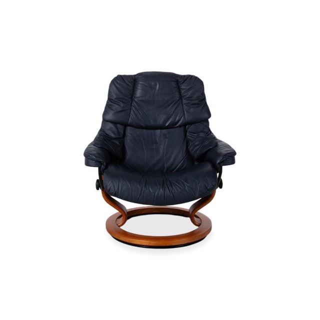 Set of Black Leather Reno Recliner and Ottoman with Manual Function from Stressless For Sale - Image 12 of 18