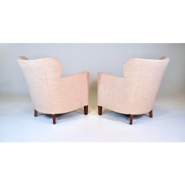 Lee Industries Accent Club Chairs Model 1367-01, Pair For Sale In Philadelphia - Image 6 of 12