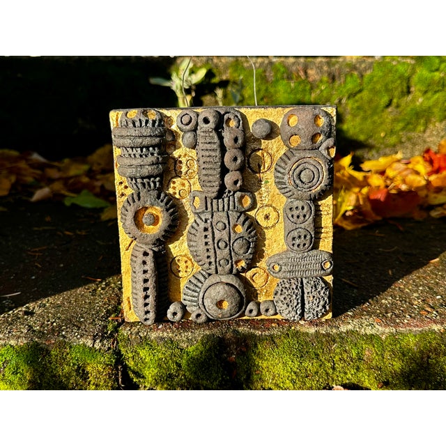 Brutalist Gold-Brown Ceramic Art Wall Tile with Relief Decoration, Germany, 1970s For Sale - Image 6 of 15