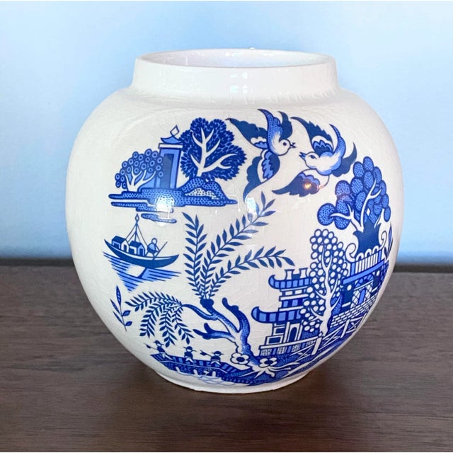 Vintage Chinoiserie Round Blue Willow Porcelain Vase For Sale In Chicago - Image 6 of 10