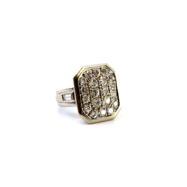 White Gold Ring with Brilliant-Cut Diamonds and Cut-Out Corners For Sale - Image 9 of 10
