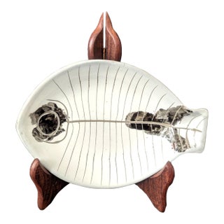 Mid 20th Century Mid Century Lagardo Tackett and Kenji Fujita Ceramic Fish Plate For Sale
