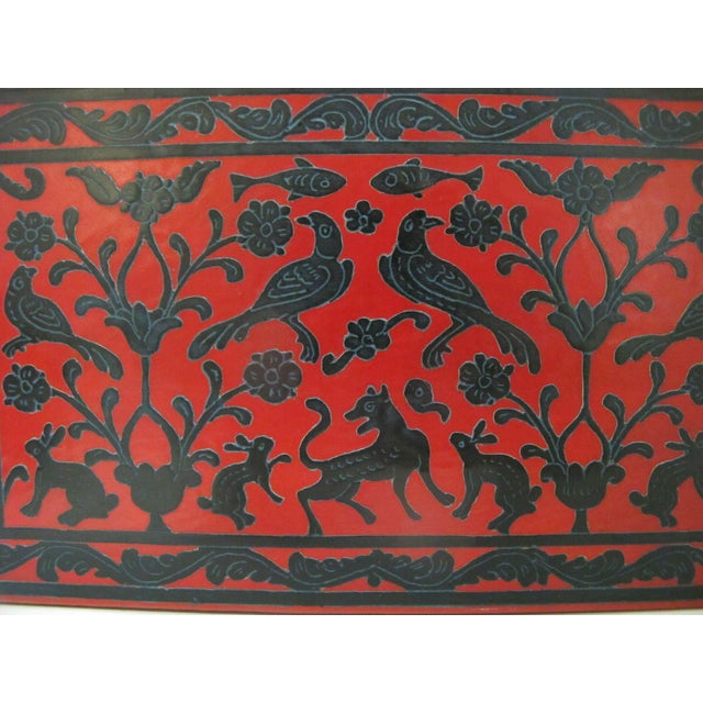 Wood Olinala Guerrero Mexico Red & Black Lacquer Carved Animals Lidded Wood Box For Sale - Image 7 of 18