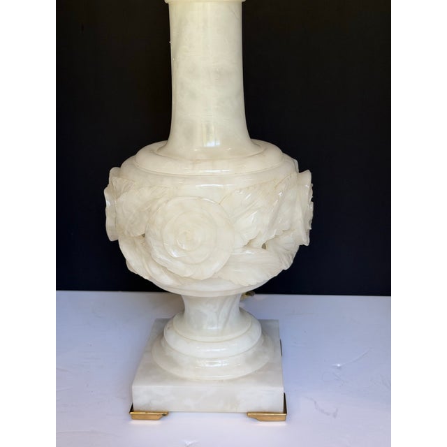 1940s Antique Italian Carved Alabaster Table Lamp With Rose Relief Decoration & Pleated Silk Shade For Sale - Image 5 of 12