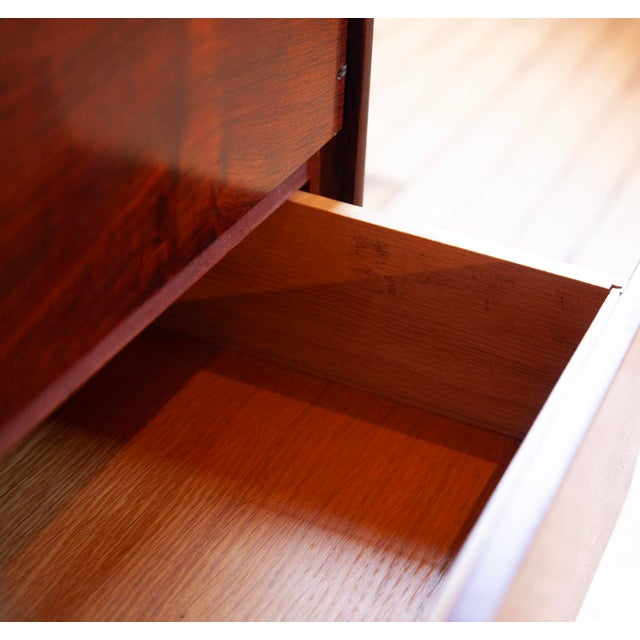Brown Pair of 1950s George Nelson Rosewood Nightstands for Herman Miller, Attributed For Sale - Image 8 of 8
