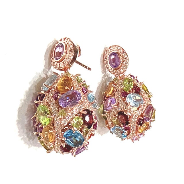 Baroque Bochic "Capri" Amethyst & Multi Gem Cage Earrings Set In 18K Gold & Gold For Sale - Image 3 of 18