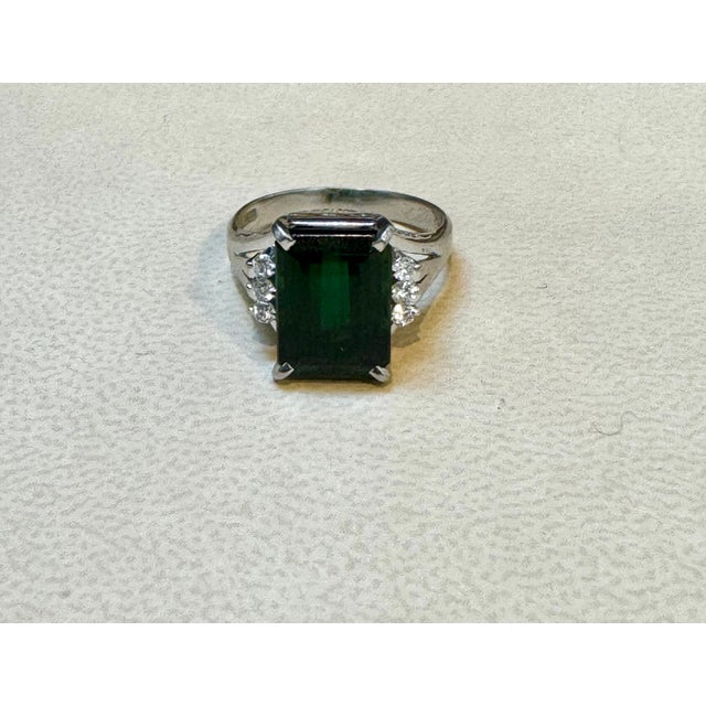 5.2 Carat Green Tourmaline & .15 Carat Diamond Cocktail Ring 14 Karat White Gold For Sale In New York - Image 6 of 18