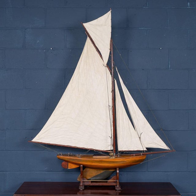 Vintage English Carved Hull Pond Yacht, 1930 For Sale - Image 4 of 18