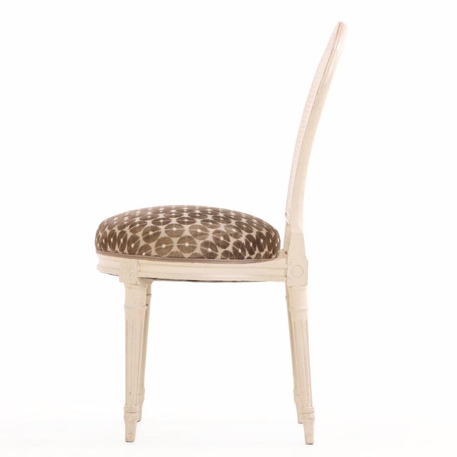 French A Set of Four French Directoire Style Painted Side Chairs, C. 1945. For Sale - Image 3 of 6