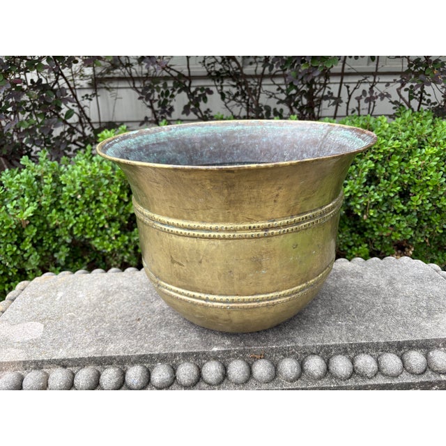 Italian Hammered Brass Planter Stamped Egidio Casagrande. Offered is a beautiful large Italian Hollywood Regency style...