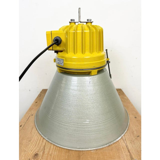 Industrial Yellow Explosion Proof Lamp with Aluminium Shade from Elektrosvit, 1990s For Sale - Image 15 of 16