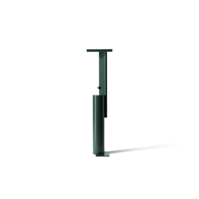 Polyshape Red Aluminium Floor Lamp by Ferrerol Babin for Cassina For Sale - Image 6 of 11