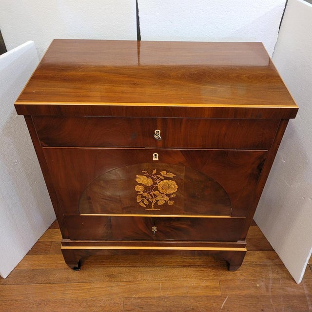 Biedermeier Chest of Drawers in Mahogany, Germany, 1840s For Sale - Image 6 of 18