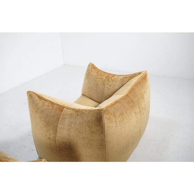 Goldenrod Set of Le Bambole Lounge Chairs in Mohair by Mario Bellini for B&B Italia, 1980s For Sale - Image 8 of 13