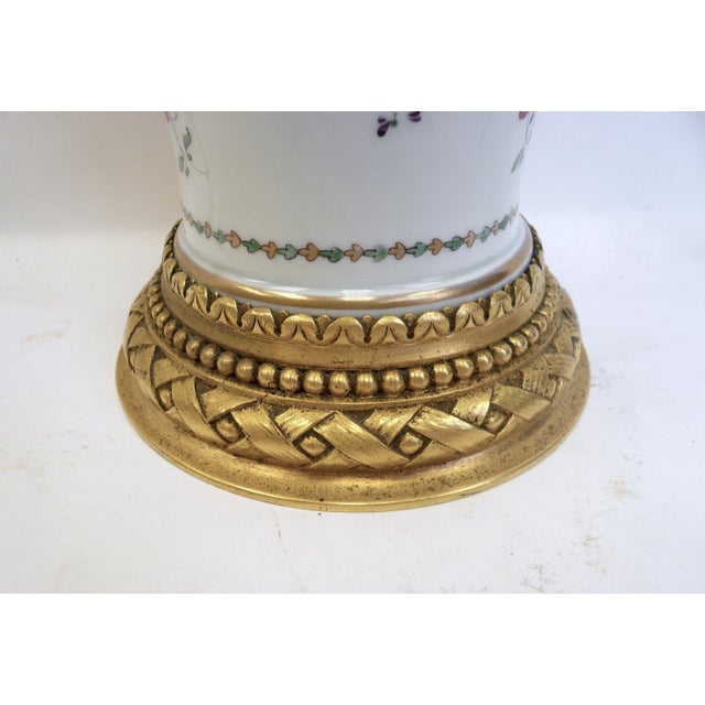 Traditional Gilt Bronze Mounted Chinese Export Porcelain Lamp by E F Caldwell For Sale - Image 3 of 10
