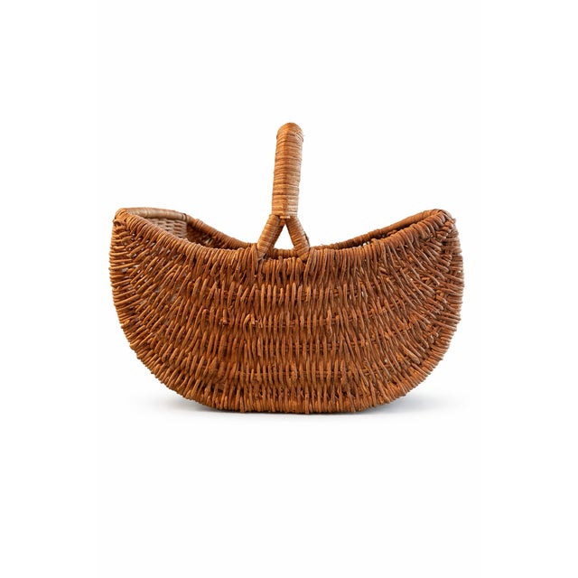Wood Vintage Mid-Century Americana Harvesting Basket Rustic Farmhouse Wicker Gathering Basket – Handwoven Organic Storage – 11.5” W For Sale - Image 7 of 7