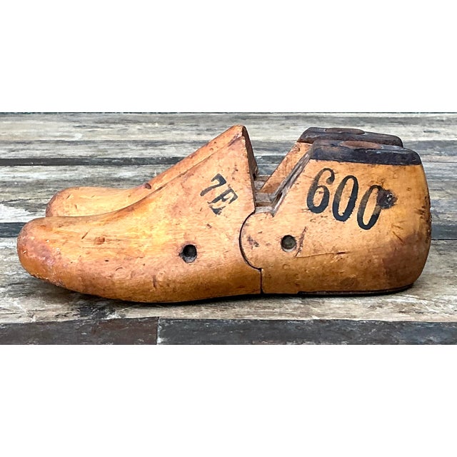 Mid-Century Modern Vintage Patinated Show Lasts - Set of 2 For Sale - Image 3 of 12